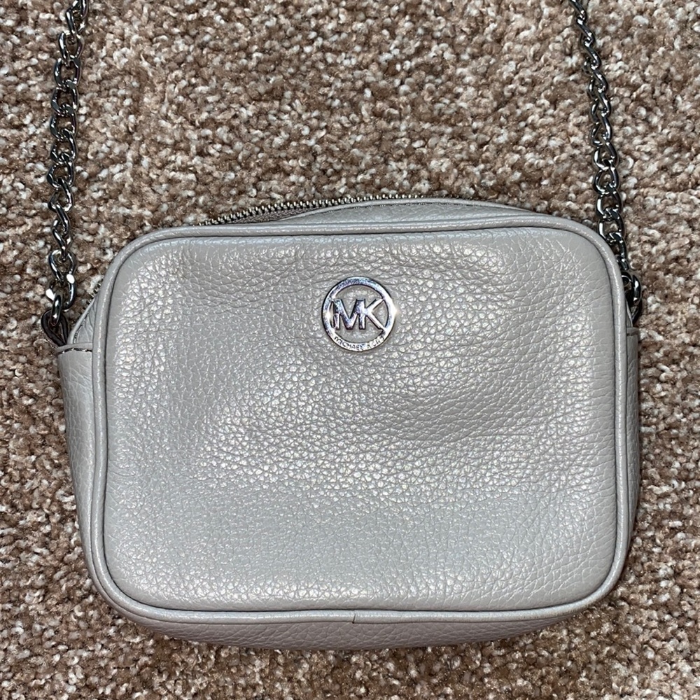 Micheal Kors crossbody purse